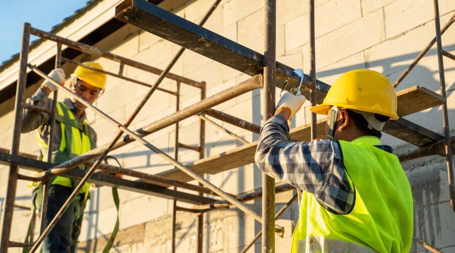 Professional gutter cleaning in Tupelo, MS